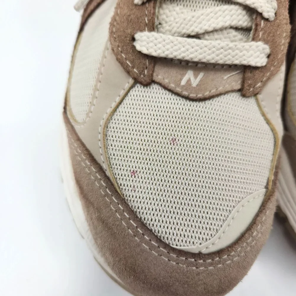 New Balance 2002R Shoes Womens Size 10 Men 8.5 Beige White Athletic Running